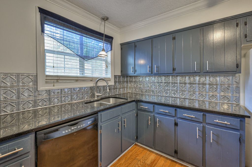 5510 Country Dr Apt 64, Nashville, TN 37211