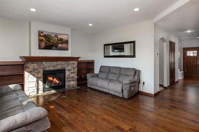 17710 E Daystar Rd, Greenacres, WA 99016