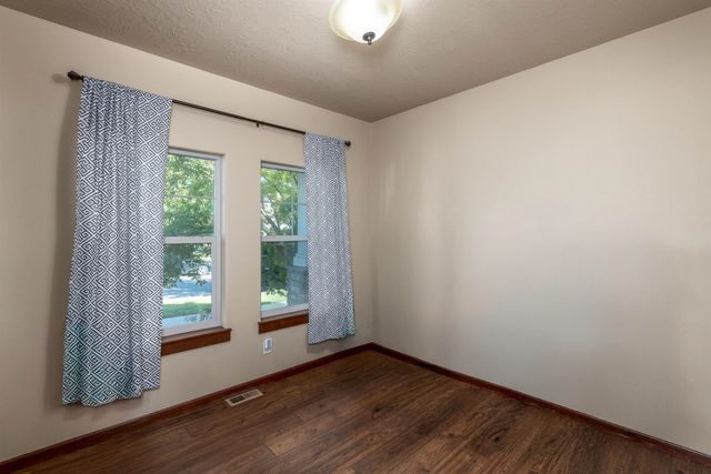 17710 E Daystar Rd, Greenacres, WA 99016