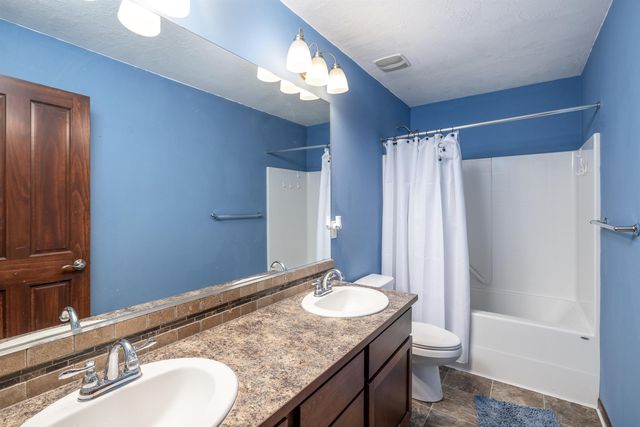 17710 E Daystar Rd, Greenacres, WA 99016