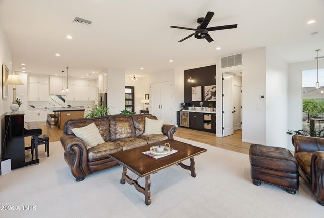 235 W ROCK VIEW Road, Phoenix, AZ 85085