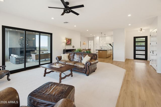 235 W ROCK VIEW Road, Phoenix, AZ 85085
