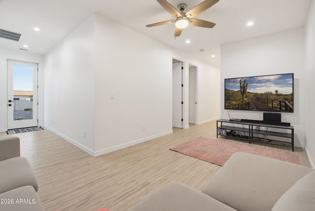 235 W ROCK VIEW Road, Phoenix, AZ 85085