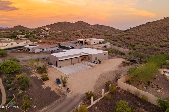 235 W ROCK VIEW Road, Phoenix, AZ 85085