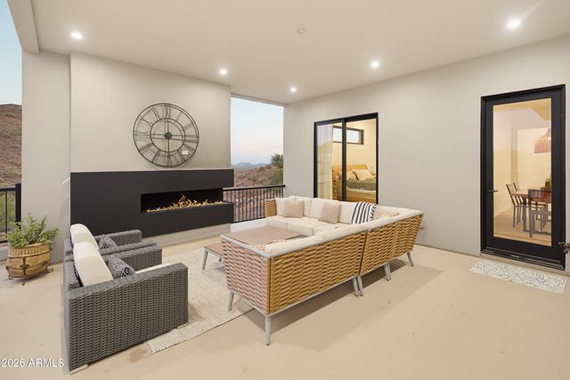 235 W ROCK VIEW Road, Phoenix, AZ 85085