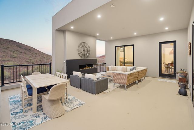 235 W ROCK VIEW Road, Phoenix, AZ 85085