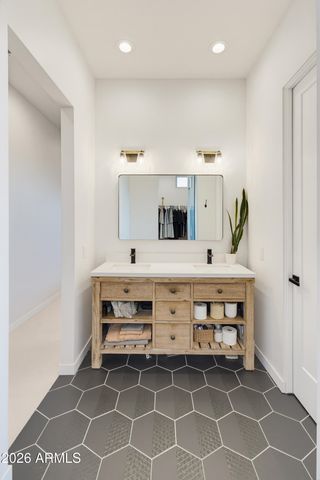 235 W ROCK VIEW Road, Phoenix, AZ 85085