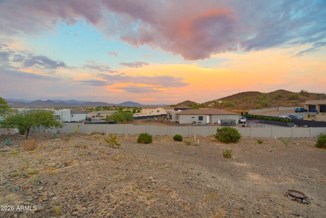 235 W ROCK VIEW Road, Phoenix, AZ 85085