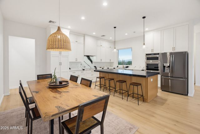235 W ROCK VIEW Road, Phoenix, AZ 85085