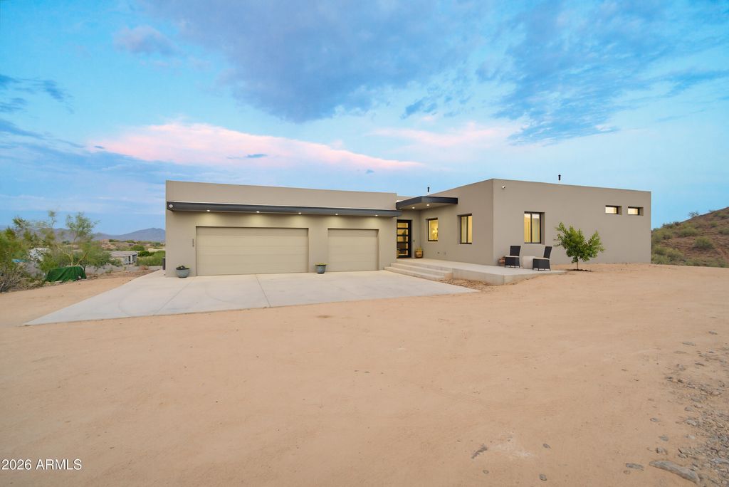 235 W ROCK VIEW Road, Phoenix, AZ 85085 — photo 2