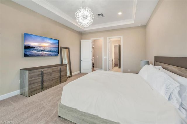 8448 Rosa CT, Naples, FL 34114