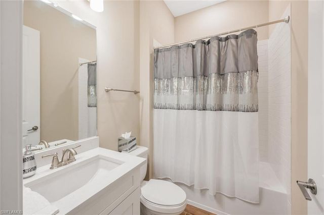 8448 Rosa CT, Naples, FL 34114
