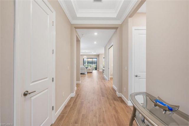 8448 Rosa CT, Naples, FL 34114