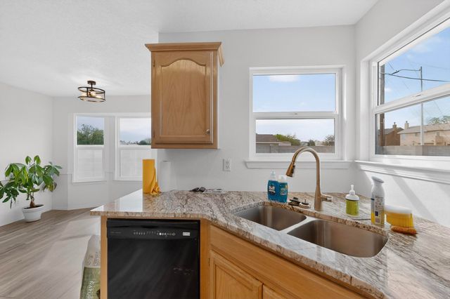 6715 Tierra Luna Court NW, Albuquerque, NM 87120