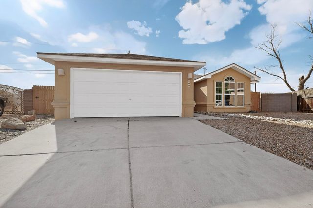 6715 Tierra Luna Court NW, Albuquerque, NM 87120