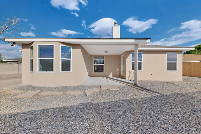 6715 Tierra Luna Court NW, Albuquerque, NM 87120
