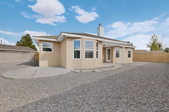 6715 Tierra Luna Court NW, Albuquerque, NM 87120