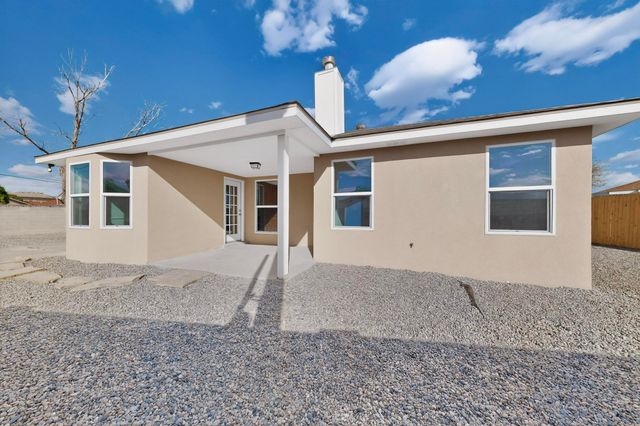 6715 Tierra Luna Court NW, Albuquerque, NM 87120