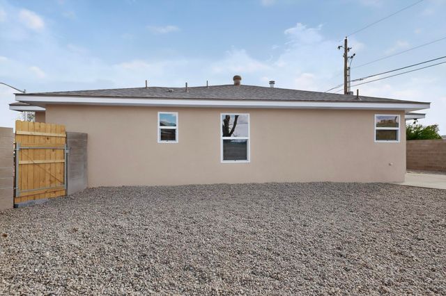 6715 Tierra Luna Court NW, Albuquerque, NM 87120