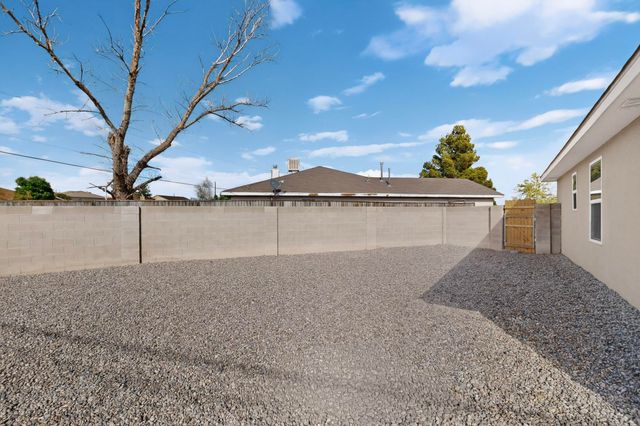 6715 Tierra Luna Court NW, Albuquerque, NM 87120