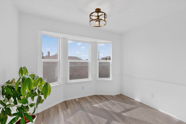 6715 Tierra Luna Court NW, Albuquerque, NM 87120