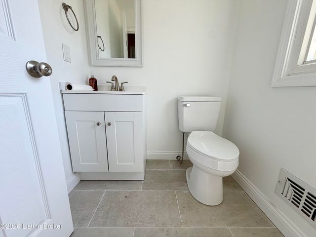 8201 Huntsman Trl, Louisville, KY 40291
