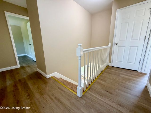 8201 Huntsman Trl, Louisville, KY 40291