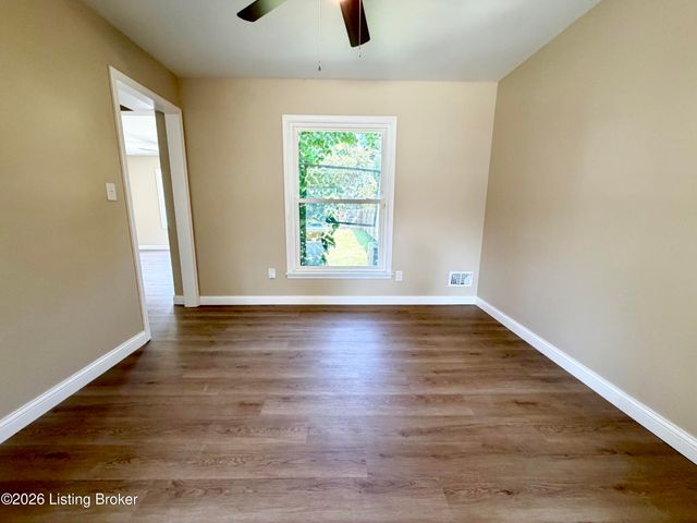 8201 Huntsman Trl, Louisville, KY 40291