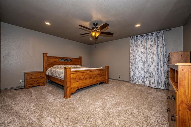 2012 Yellowstone Drive, Yukon, OK 73099