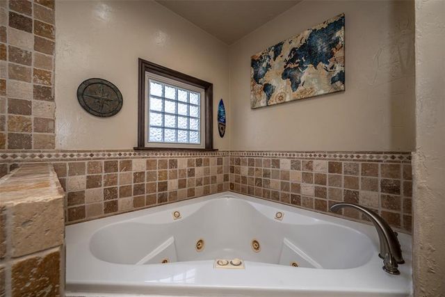 2012 Yellowstone Drive, Yukon, OK 73099