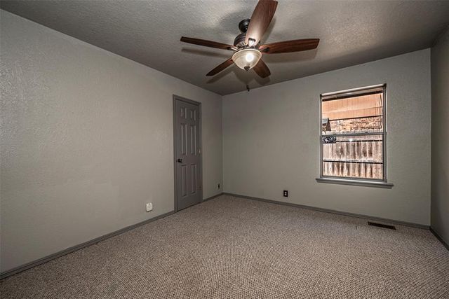 2012 Yellowstone Drive, Yukon, OK 73099