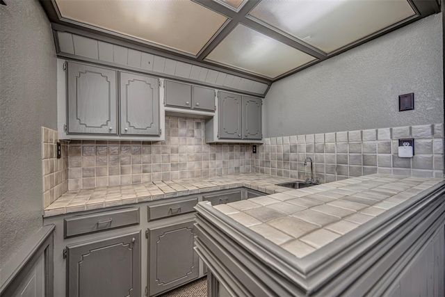 2012 Yellowstone Drive, Yukon, OK 73099