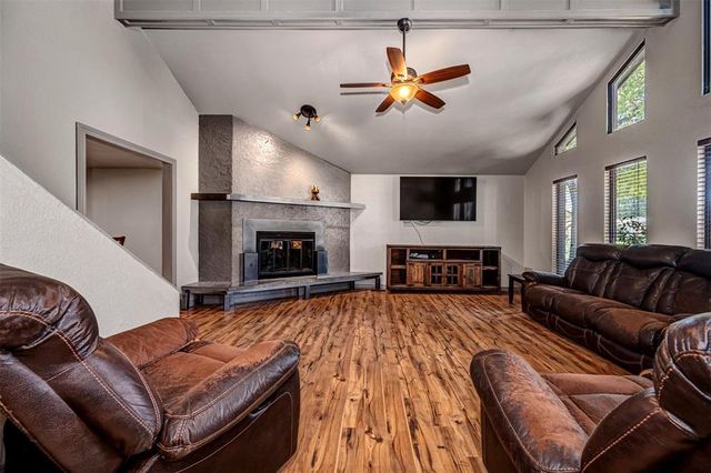 2012 Yellowstone Drive, Yukon, OK 73099