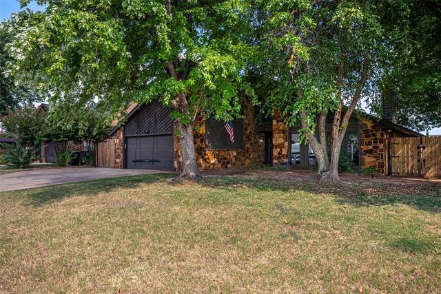 2012 Yellowstone Drive, Yukon, OK 73099