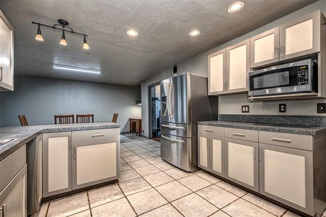 2012 Yellowstone Drive, Yukon, OK 73099