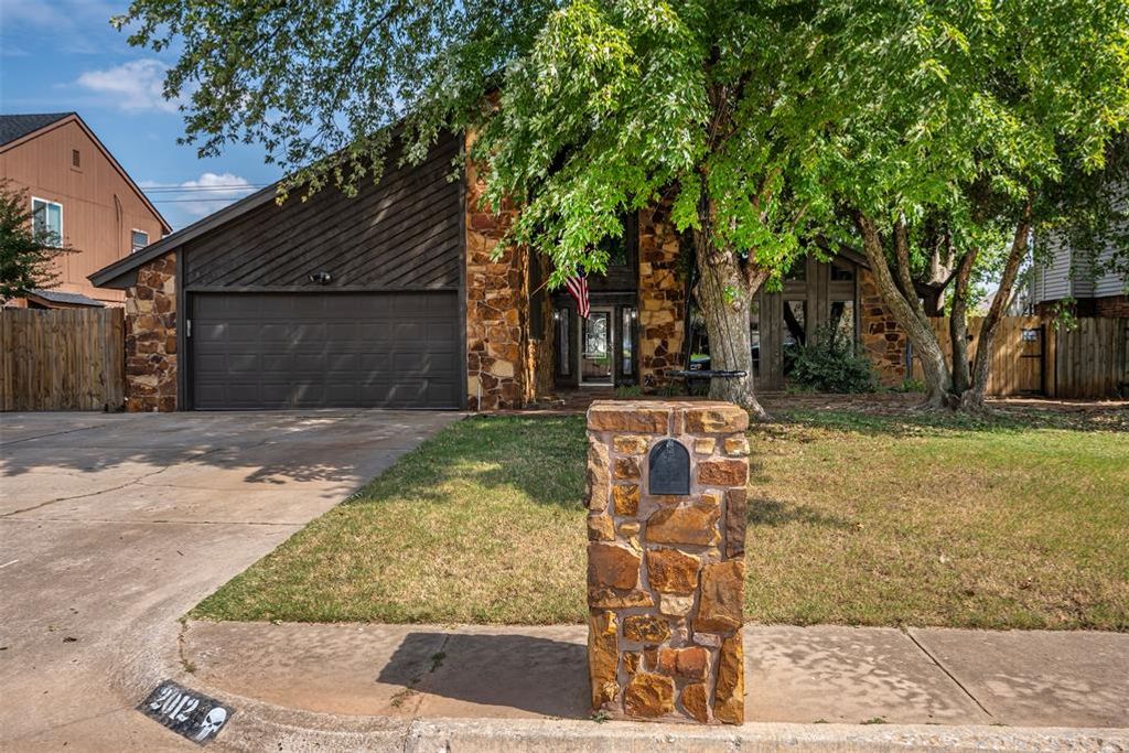 2012 Yellowstone Drive, Yukon, OK 73099