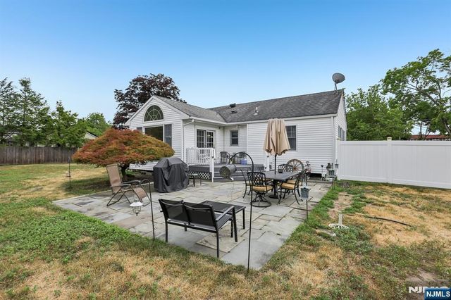 49 Pancake Hollow Drive, Wayne, NJ 07470