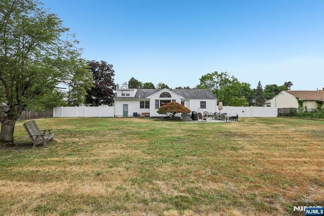 49 Pancake Hollow Drive, Wayne, NJ 07470
