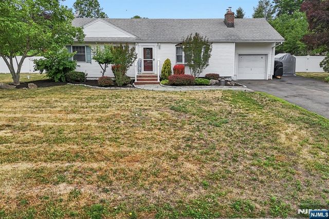 49 Pancake Hollow Drive, Wayne, NJ 07470