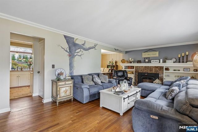 49 Pancake Hollow Drive, Wayne, NJ 07470