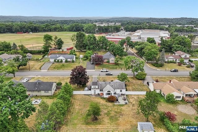 49 Pancake Hollow Drive, Wayne, NJ 07470