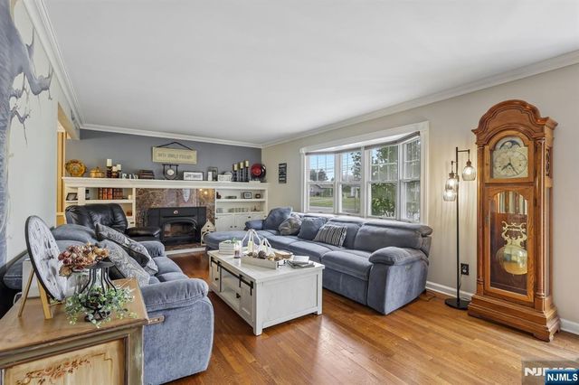 49 Pancake Hollow Drive, Wayne, NJ 07470