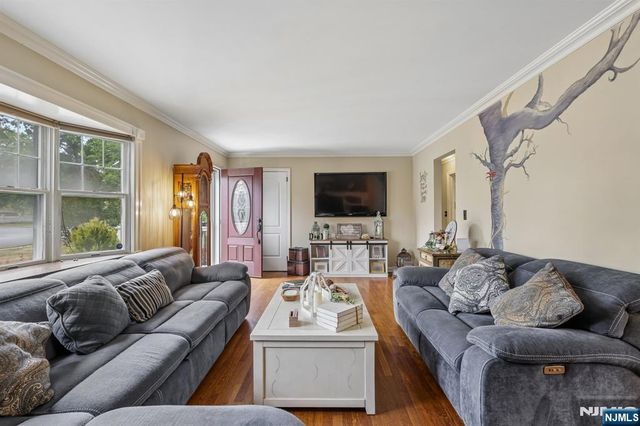 49 Pancake Hollow Drive, Wayne, NJ 07470