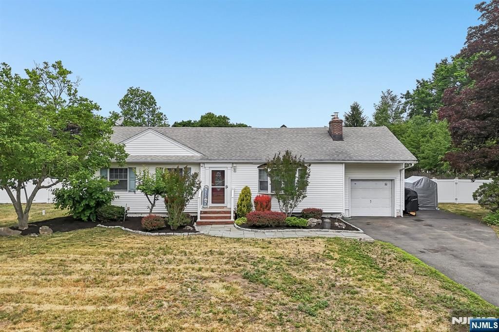 49 Pancake Hollow Drive, Wayne, NJ 07470