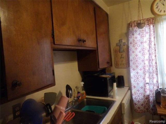 10945 Peerless Street, Detroit, MI 48224