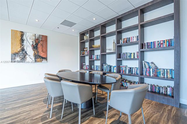 20505 E Country Club Dr 931, Aventura, FL 33180