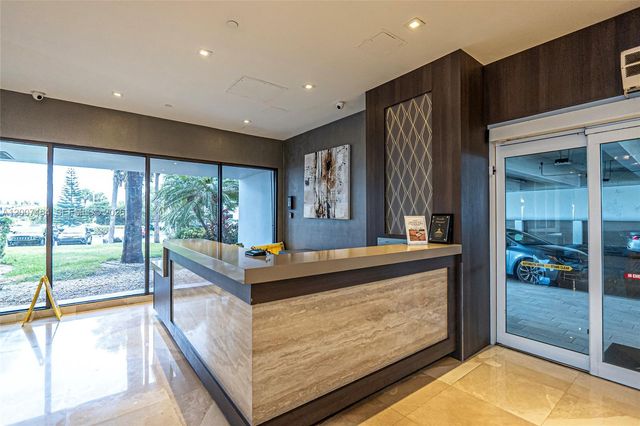20505 E Country Club Dr 931, Aventura, FL 33180