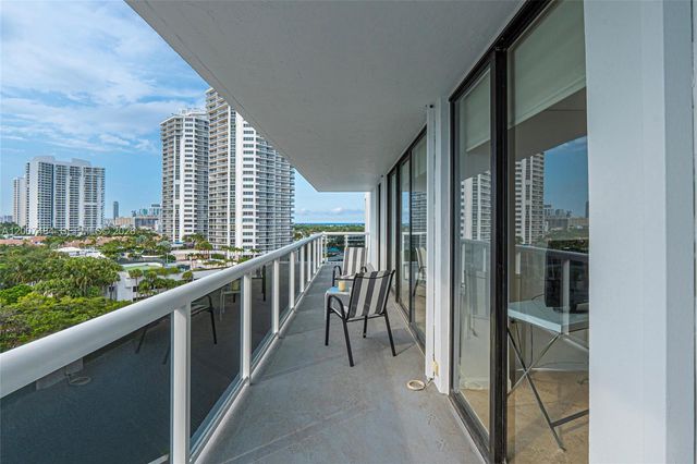 20505 E Country Club Dr 931, Aventura, FL 33180
