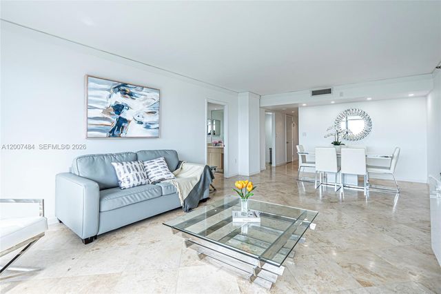 20505 E Country Club Dr 931, Aventura, FL 33180