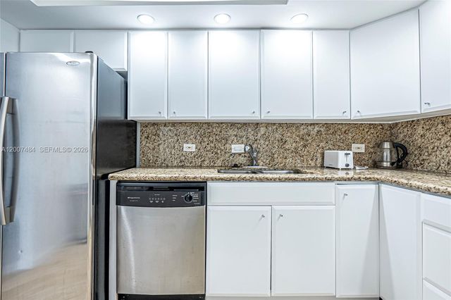 20505 E Country Club Dr 931, Aventura, FL 33180